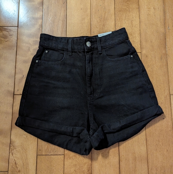 Black Denim 'Mom Short' - Zara - Picture 1 of 5